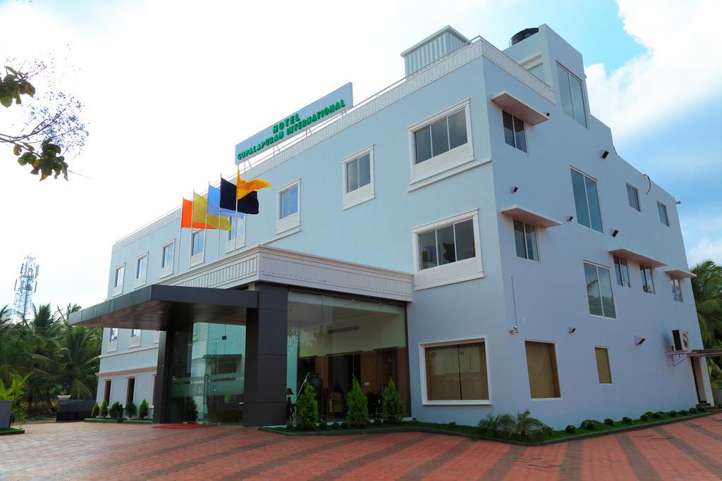 Hotel Gopalapuram International Pollāchi Exterior photo